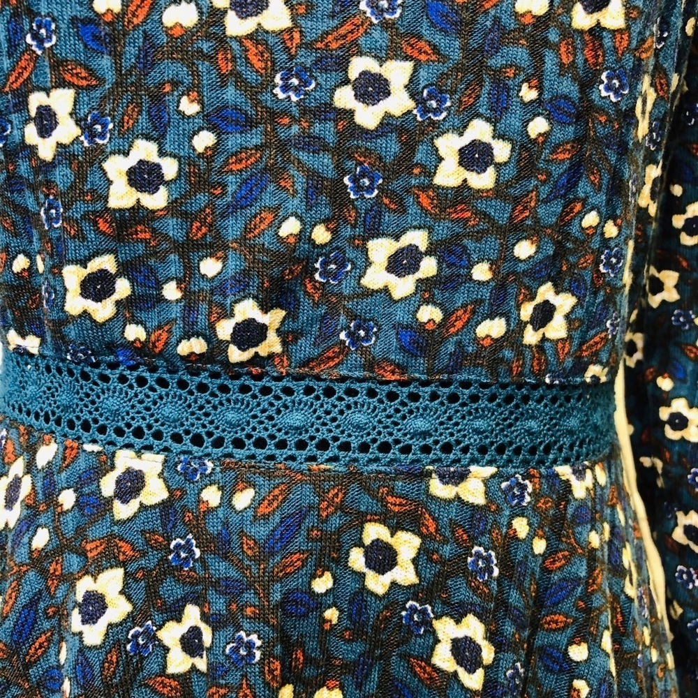 Francesca’s | Women’s Flower Print Dress - Picture 5 of 6